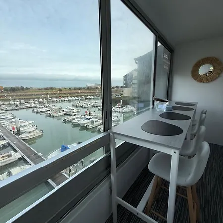 Loovael Vue Sur Port De Plaisance Et Courseulles-sur-Mer