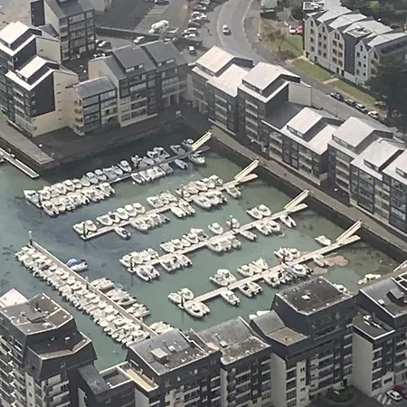Loovael Vue Sur Port De Plaisance Et Courseulles-sur-Mer